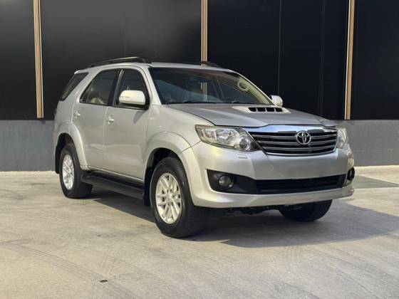 TOYOTA HILUX SW4 3.0 SRV 4X4 16V TURBO INTERCOOLER DIESEL 4P AUTOMÁTICO